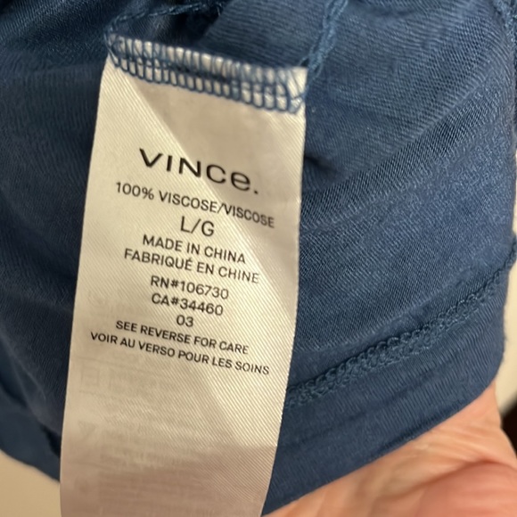 Vince Tshirt. Size L - Picture 3 of 4